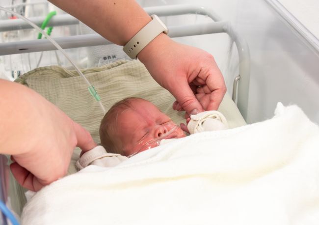 baby in neonatal unit